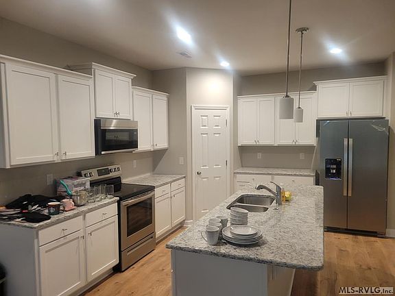 5th image of 83 Appleberry Ct