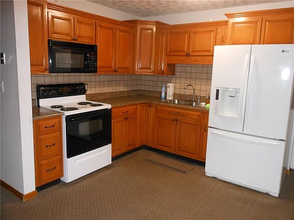 5th image of 606 Maywood Pl