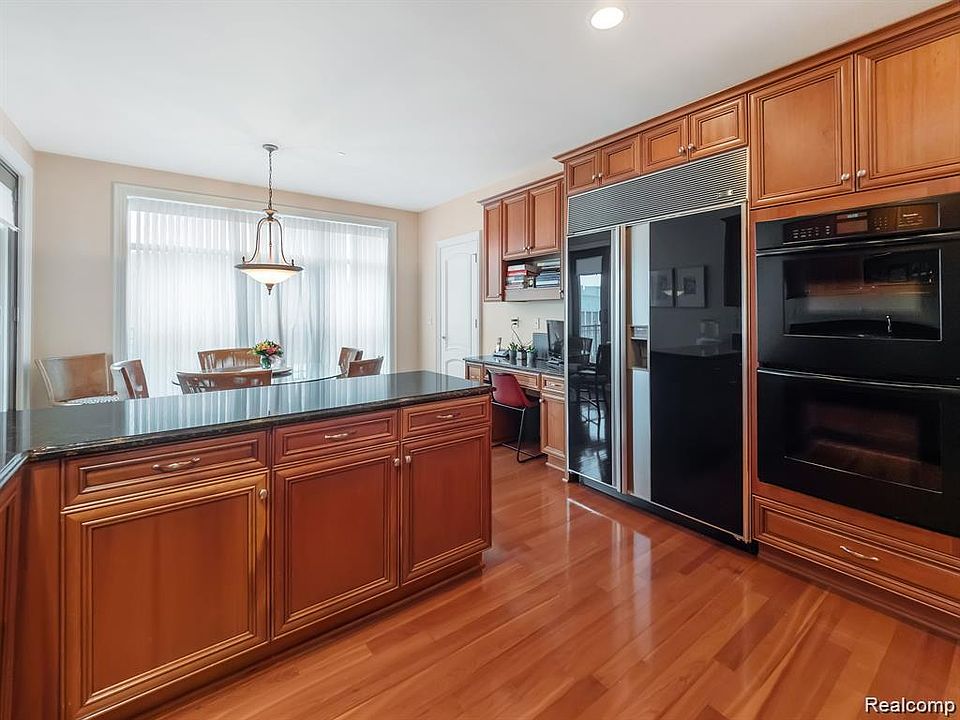 111 Willits St Apt 401, photo 11