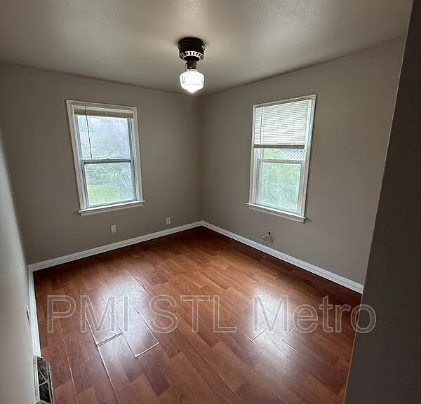 1230 Roxton Dr — Photo 9