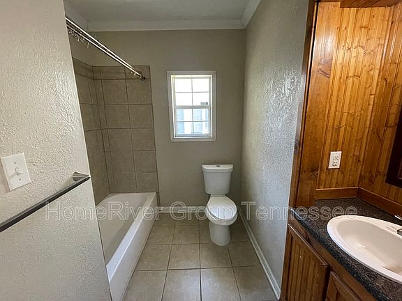 4th image of 503 E Gage Ave