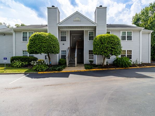 411 Sea Pointe Ct APT 101