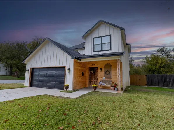 224 Live Oak Ln, Weatherford, TX 76086