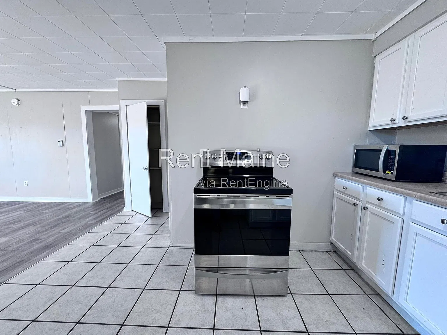 2 bed, 1.0 bath, 750 sqft, $1,400 — Photo 2