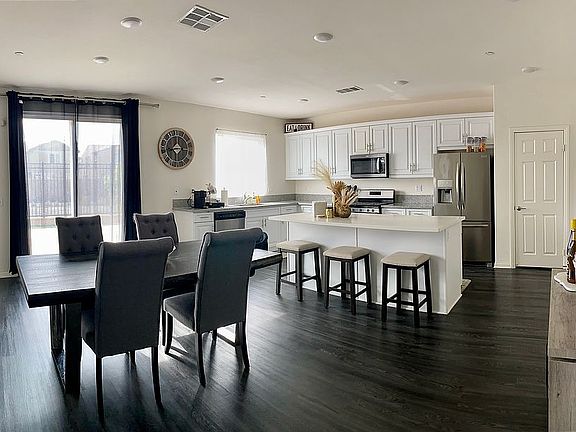 5th image of 2968 E Arbor Ln