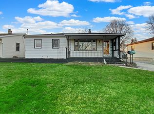 810 N Rensselaer St, Griffith, IN 46319