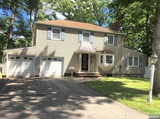 60 Beechwood Dr, Wayne, NJ