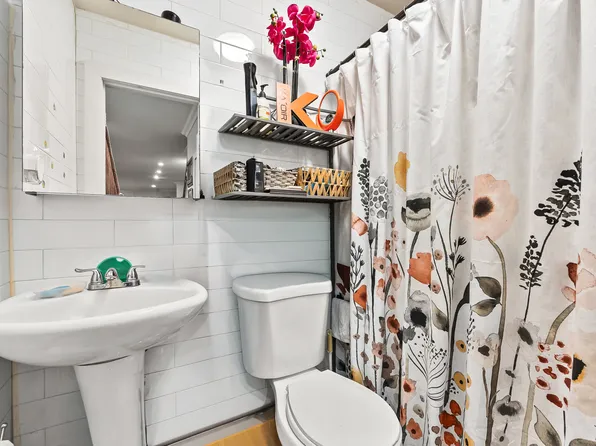 1048 East 94th Street image 7 of 23