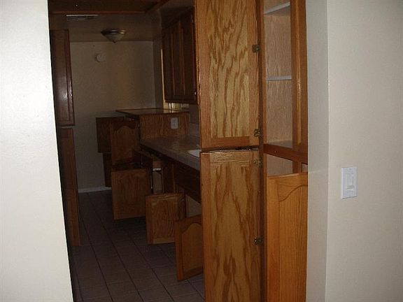 5th image of 15910 Nassau Dr