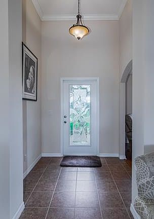 3rd image of 207 NE 20th St