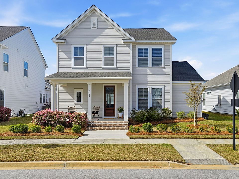 1st image of 609 Heartwood Ln