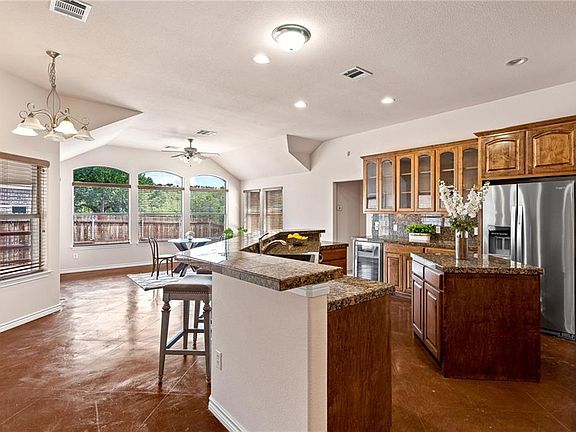 4th image of 15100 Eagles Ct