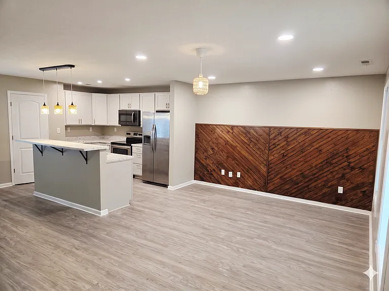 1900 Bernhurst Dr — Photo 11