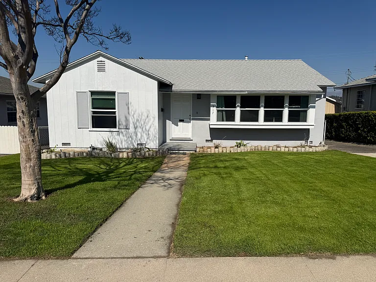 Gorgeous Remodeled Single Story 3 Bedroom Home