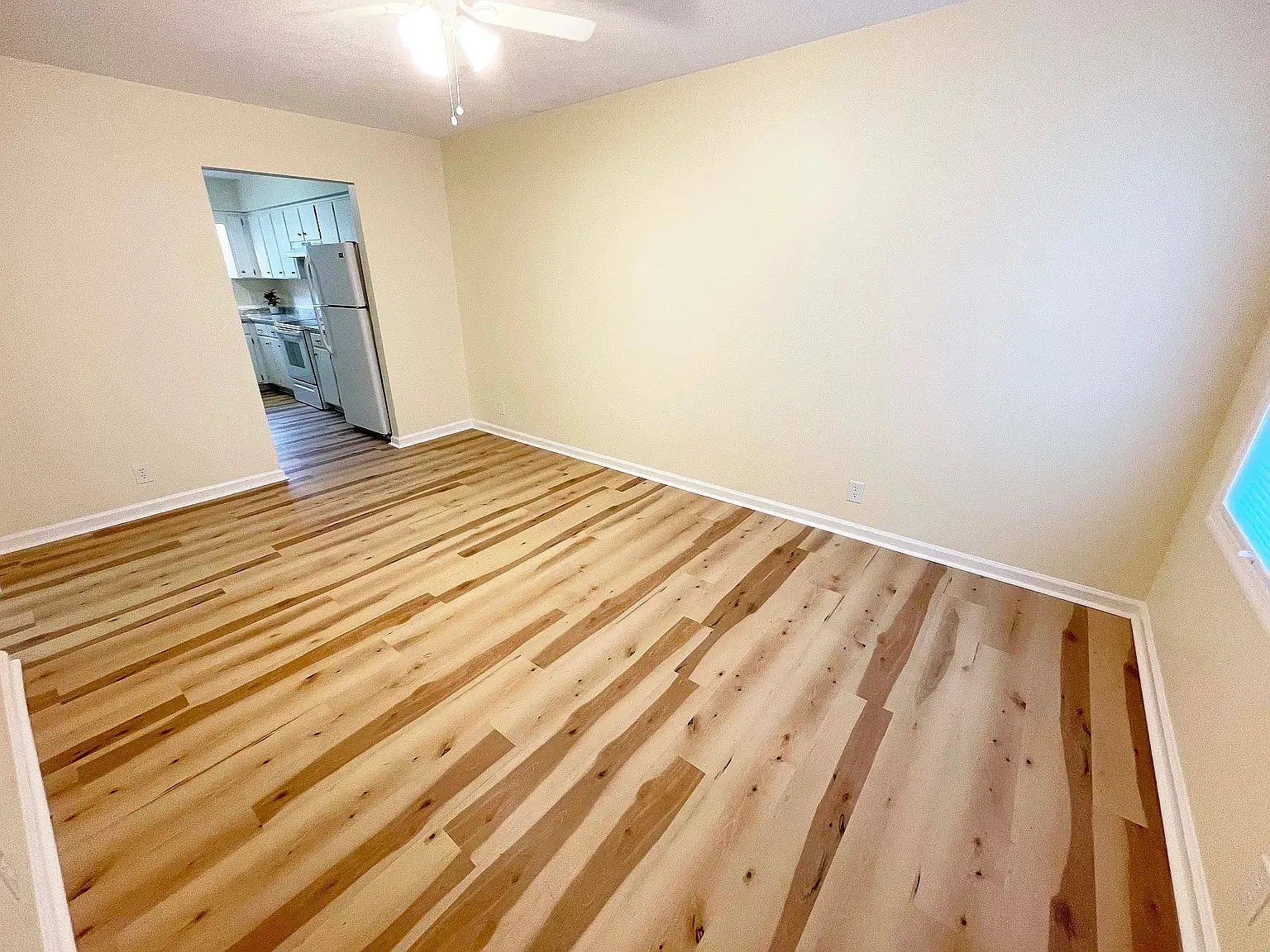 2 bed, 750 sqft, $1,600 — Photo 4