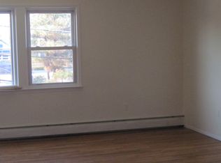 35 Country Village Ct, Bayonne, NJ 07002