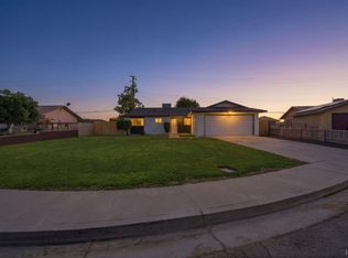 11062 Randall Cir, Armona, CA 93202