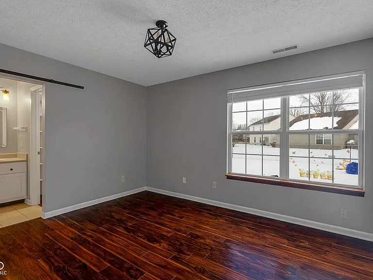 6318 Pickwick Ct — Photo 9