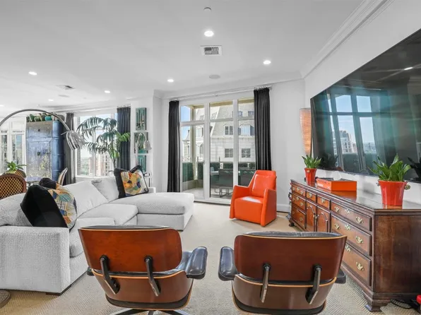 2555 N Pearl St APT 1804, Dallas, TX 75201