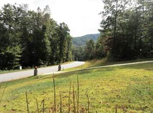 5 Crestwood Dr, Blairsville, GA 30512