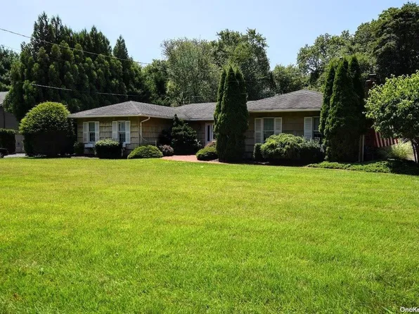 86 Bellhaven Road, Bellport, NY 11713