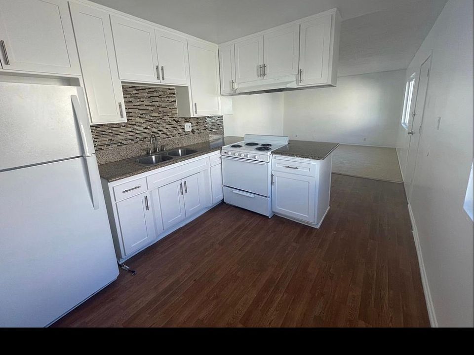 1st image of 30 W 49th St Unit 49-6