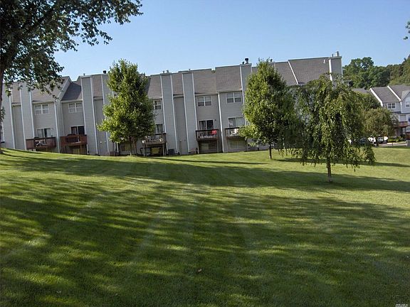 2nd image of 108 Leeward Ln
