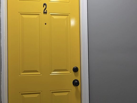 3rd image of 105 Walnut Ave Floor 2