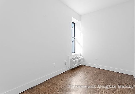 5th image of 335 Woodbine St #3A
