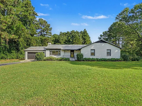 129 Sullivan Dr, Whispering Pines, NC 28327