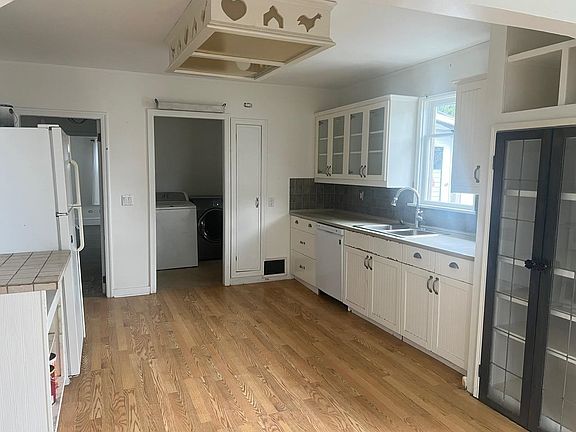4th image of 9622 Hazel St