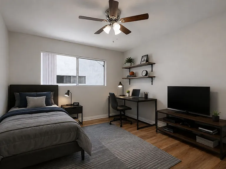830 Elm Ave — Photo 14