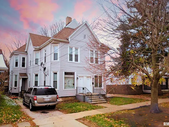 706-708 N Roosevelt Ave, Bloomington, IL 61701