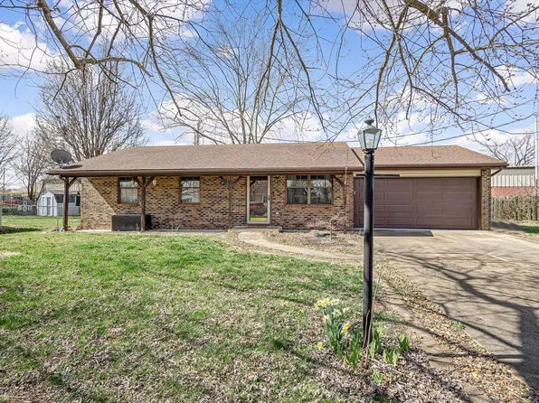 407 S Smith St, Smithton, IL 62285