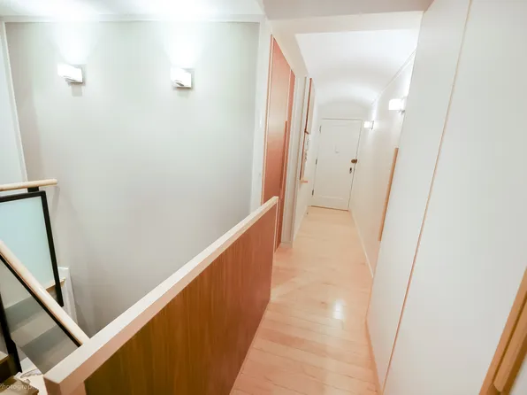 227 East 57th Street image 11 of 13