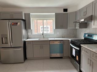 2115 Hoffnagle St, Philadelphia, PA 19152