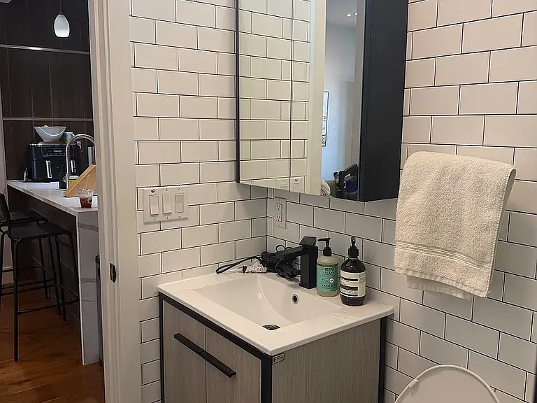 471 Evergreen Ave #3R — Photo 9