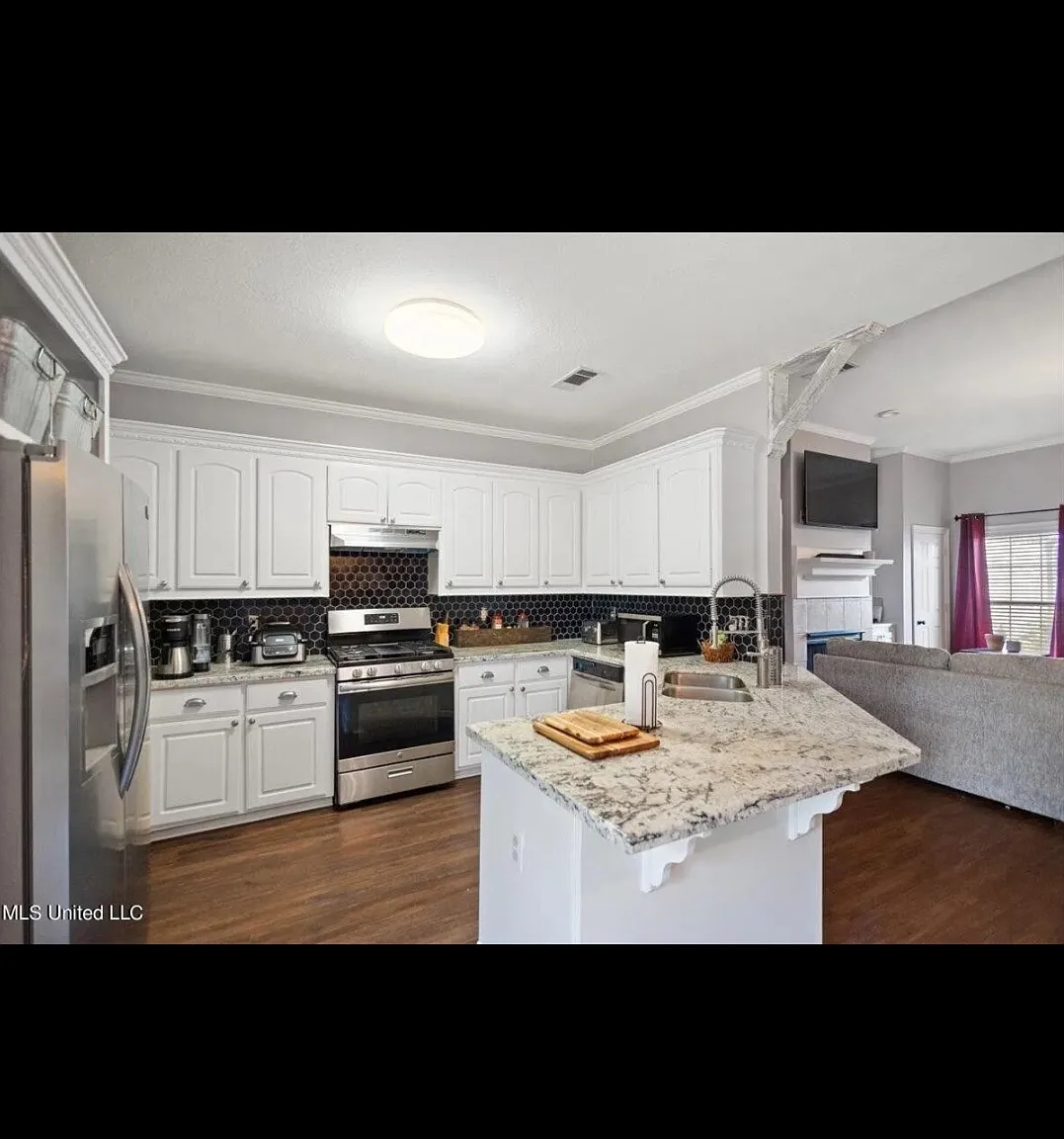 3 bed, 1544 sqft, $2,300 — Photo 4
