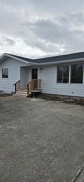 1st image of 625 N 12th St