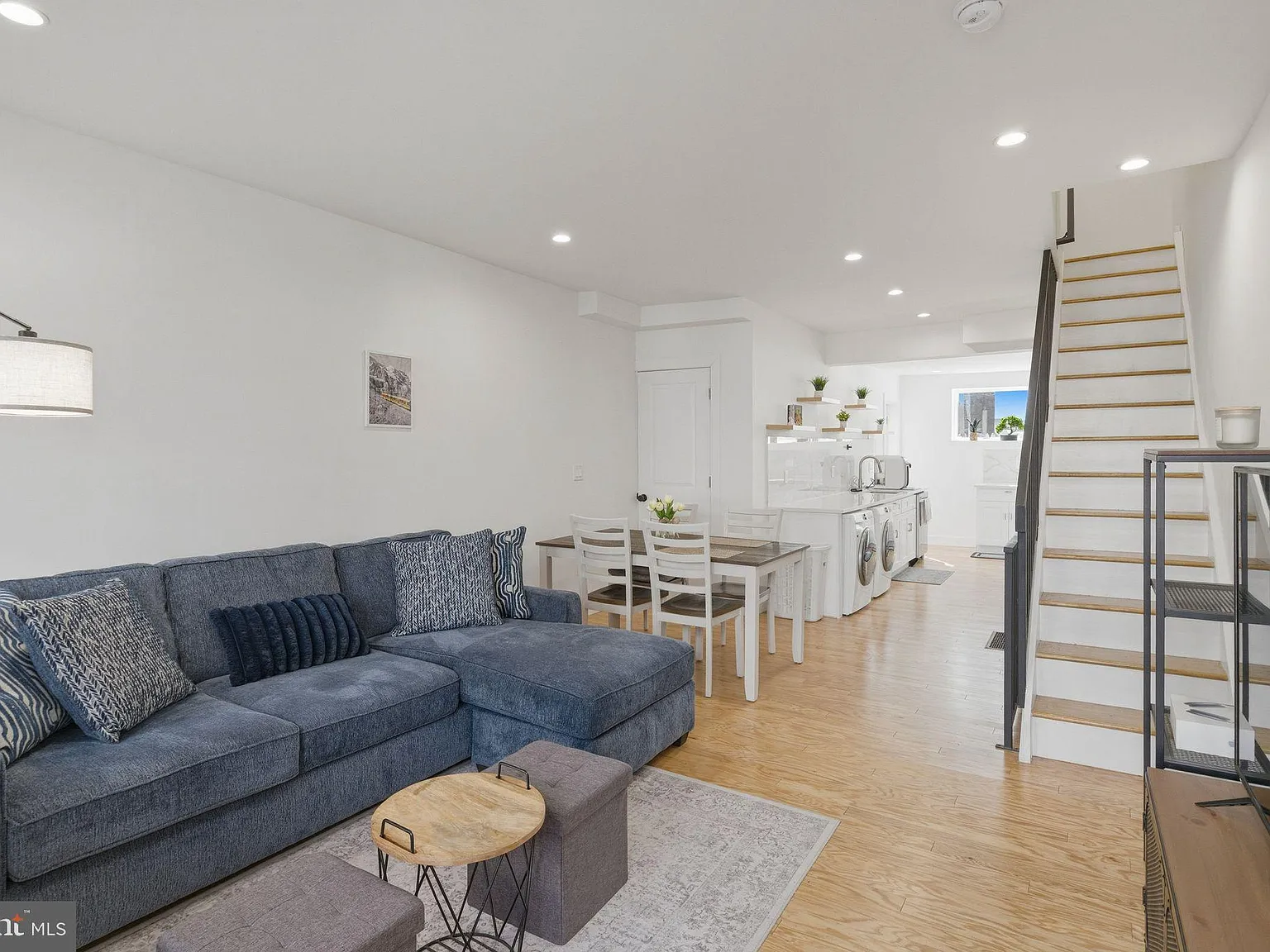 2 bed, 2.5 bath, 1052 sqft, $1,850 — Photo 1