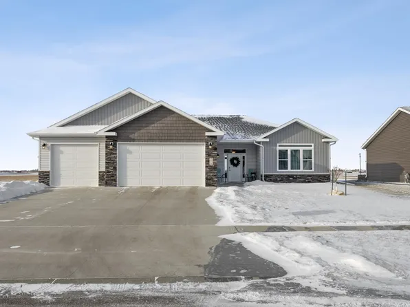 5659 43rd St S, Fargo, ND 58104