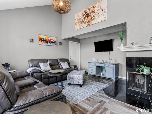 79 Carriage Crossing Lane #79, Middletown, CT 06457