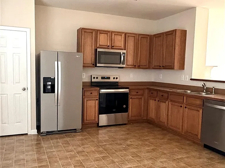 2106 Meadow Peak Rd — Photo 4