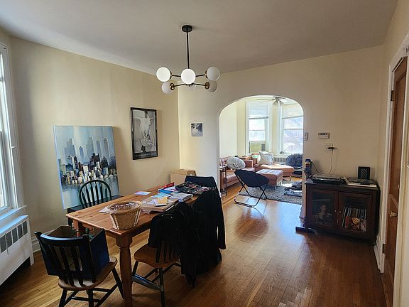 4th image of 2703 N Francisco Ave #2