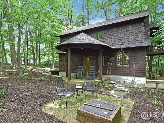 2nd image of 9132 Brookwood Cir