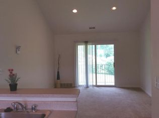 34260 Pinewoods Cir APT 202, Romulus, MI 48174