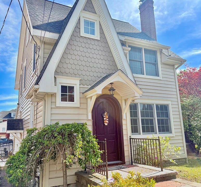 1st image of 200 W Horner St