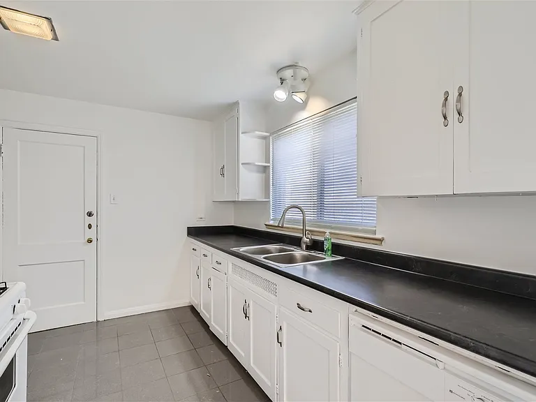 1275 Jasmine St — Photo 10