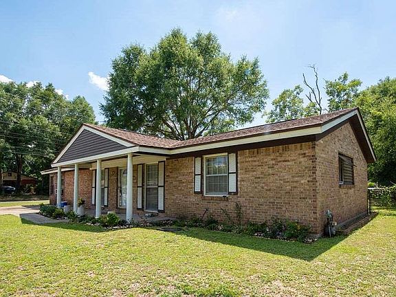 3rd image of 4501 Landes Dr