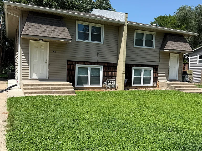 906 Brookside St — Photo 12